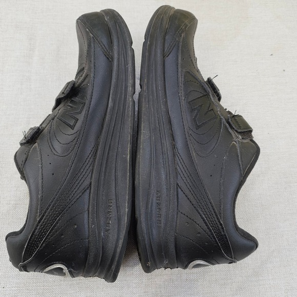 New Balance 577 Mens Black Leather Walking Shoes Hook and Loop Size 8.5 4E - Picture 2 of 11